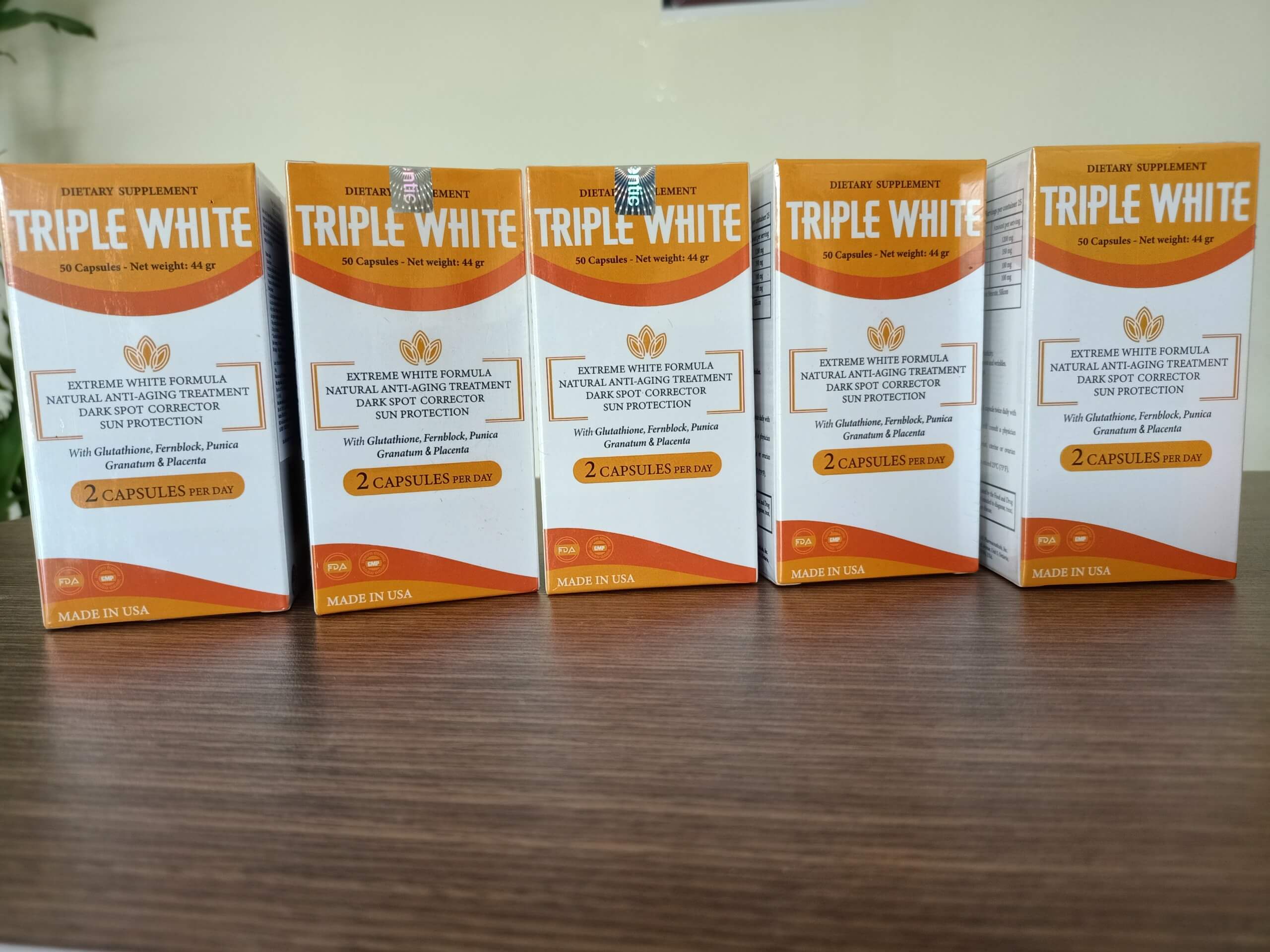 Giá triple white