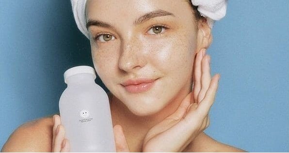 Glycolic acid có trong MartiDerm The Originals Pro-Reg 15 Cream có thể trị mụn