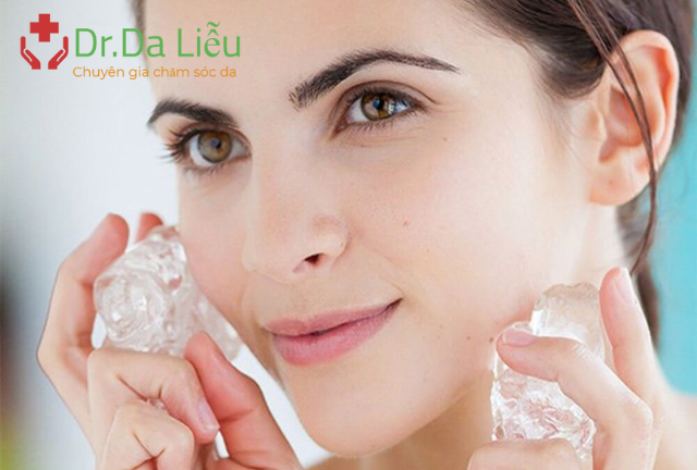 Dùng đá lạnh chườm